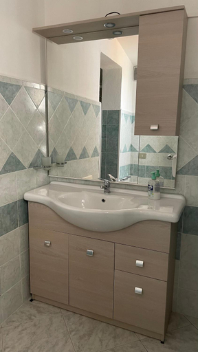 Bathroom 3, Casa vacanze da Roberta a pochi km da Oristano, Oristano