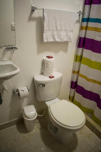 Bathroom, Hotel Casa Alejandria, Filandia