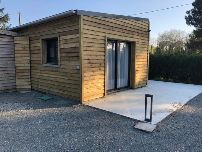 Others 4, Cabane du Circuit, Sarthe