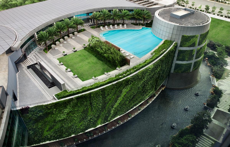 Exterior 4