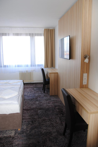 Bedroom 2, Hotel Labe, Pardubice