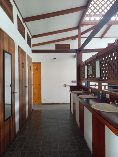 Bathroom 2, Pagalu Hostel, Talamanca