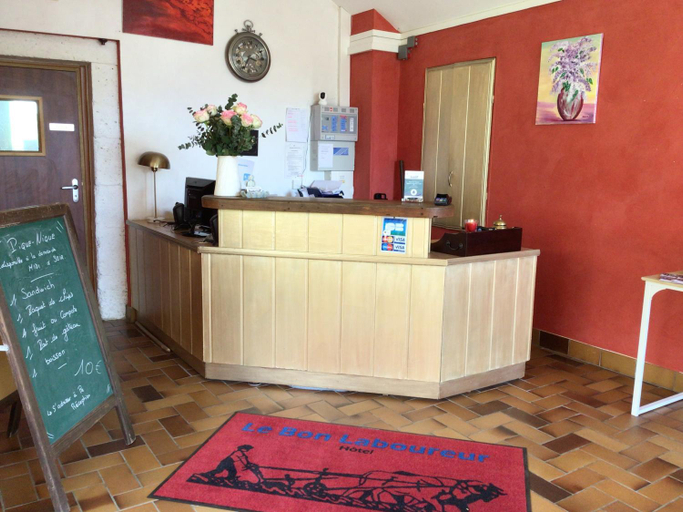 Public Area, Hotel Le Bon Laboureur, Nièvre