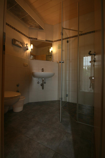 Bathroom 12