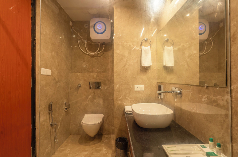 Bathroom 4, Vanashraya corbett, Nainital