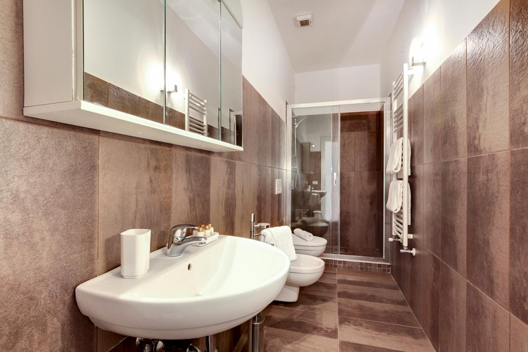 Bathroom 3, Botteri Palace Apartments by Wonderful Italy, Venezia