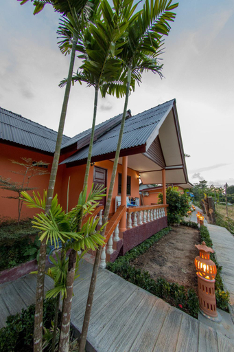 Exterior 5