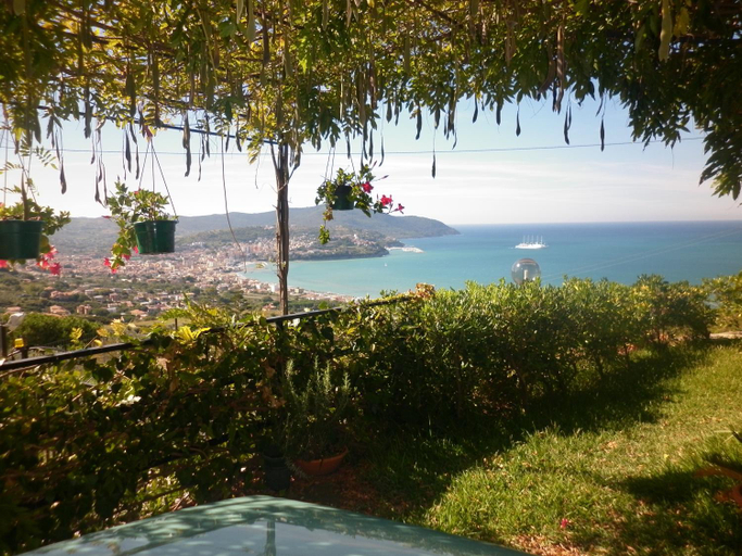 Others 4, La Roccia, Salerno