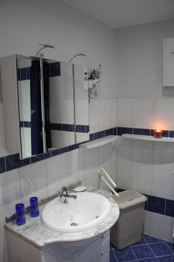 Bathroom 4