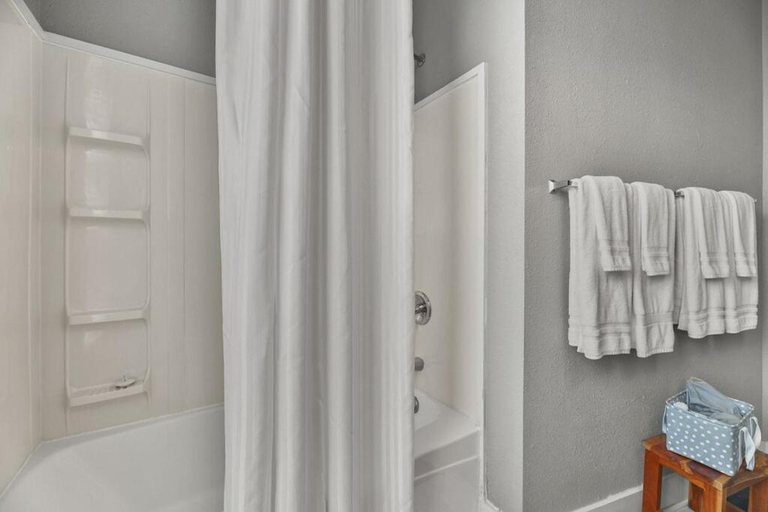 Bathroom 2, The Sparkled Seahorse, Galveston