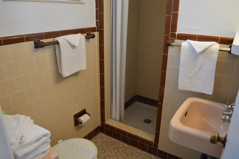 Bathroom, Royal Court Motel, Cape May