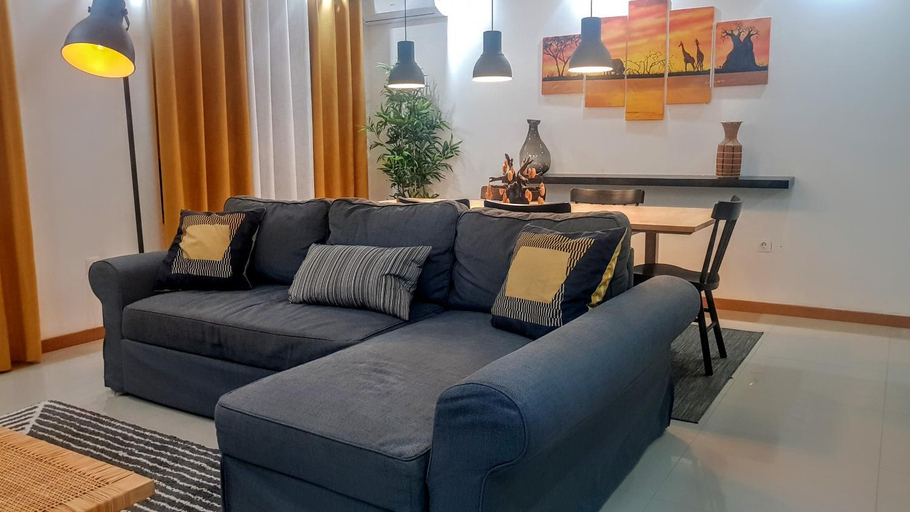 2, Elegant Modern Apartment with AirCond, Praia