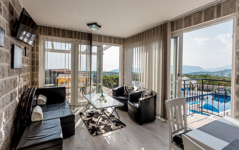 Others 3, Lustica Apartments