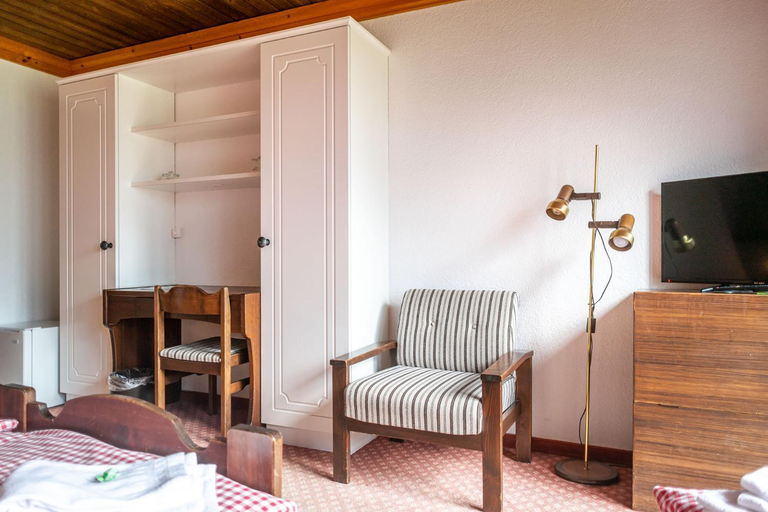 Bedroom 2, Hotel Gletscherblick, Interlaken