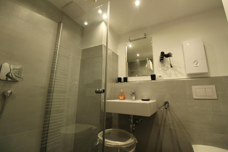 Bathroom 9
