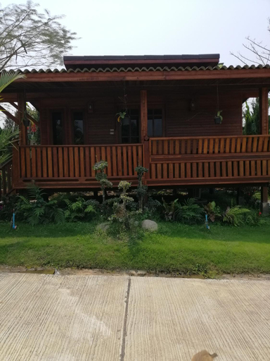 Exterior 9