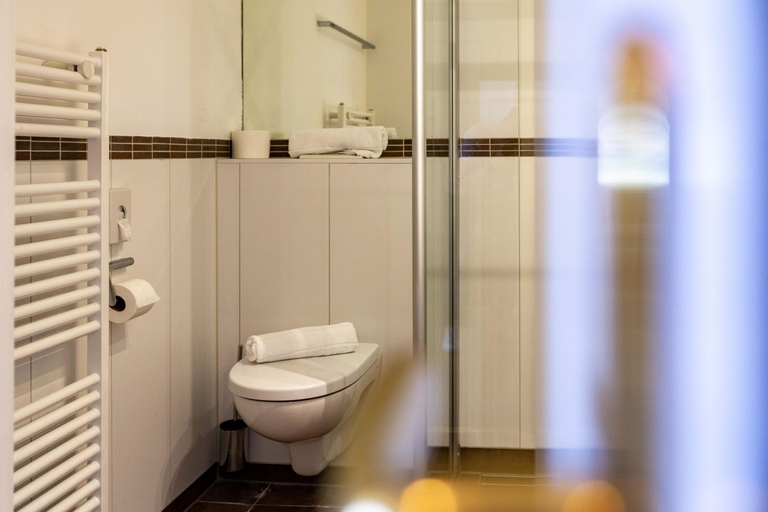Bathroom 2, Schyrenhof, Pfaffenhofen an der Ilm