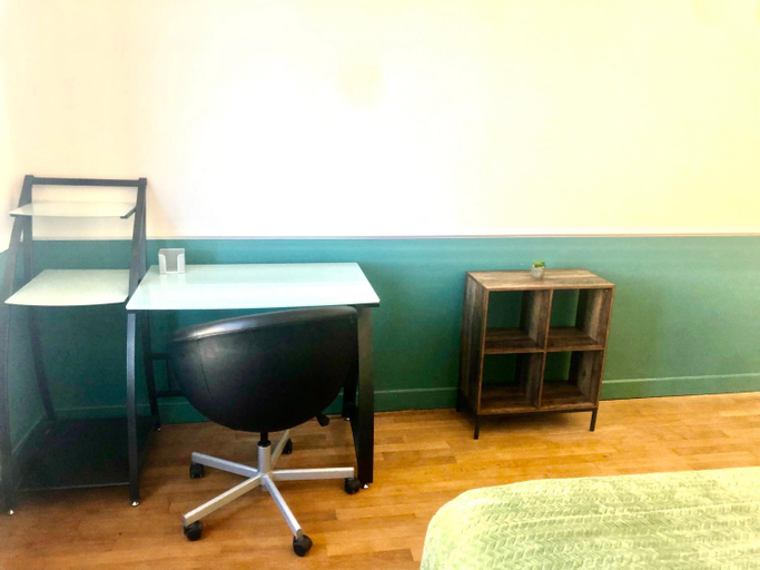 Others 3, Chambre a Sigoules dans maison partagee, Dordogne