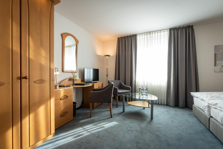 Bedroom 2, Hotel Pfalzer Hof GmbH, Braunschweig