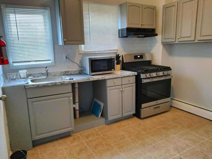 Others 5, CLINTON HILLS - Newark, Newark