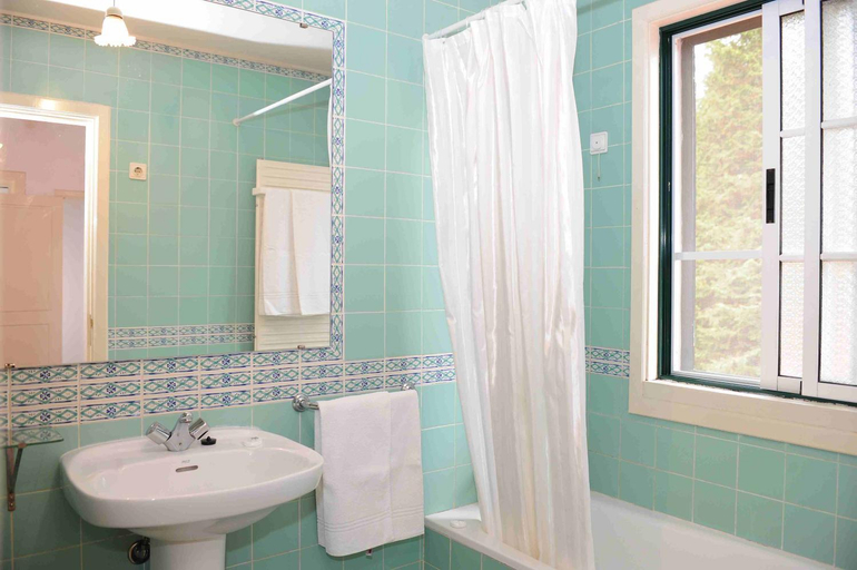 Bathroom 3, Quinta Santo Antonio Da Serra, Machico