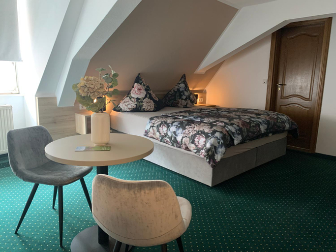 Bedroom 4, Hotel zur Post, Saarpfalz-Kreis