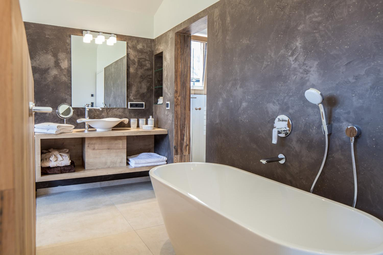 Bathroom 3, GraNobel Chalets, Reutte