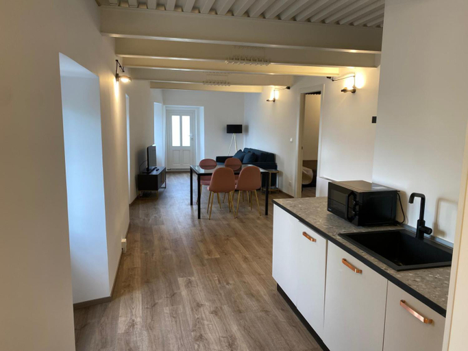 Others 4, Al FRONTE MARE SUITES APARTMENTS, Trieste