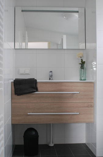 Bathroom 3, Hotel Chalets Middelburg, Middelburg