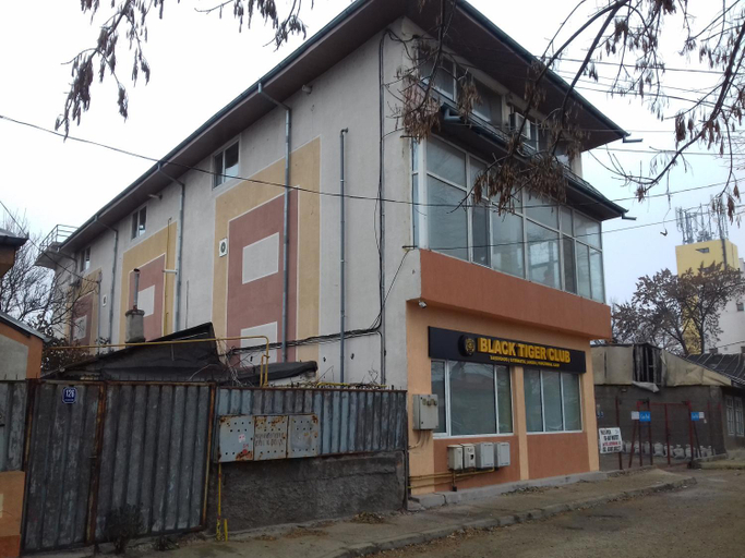 Others 3, Casa Paul, Galati
