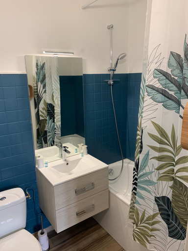 Bathroom 7