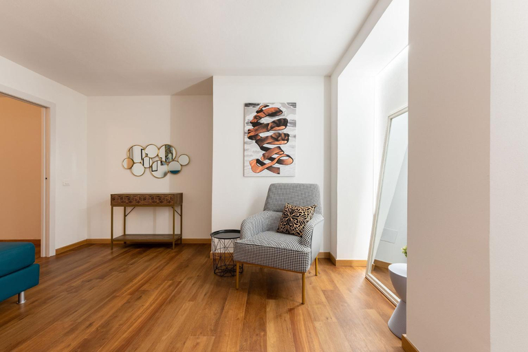 Others 3, Guicciardini Apartment, Florence