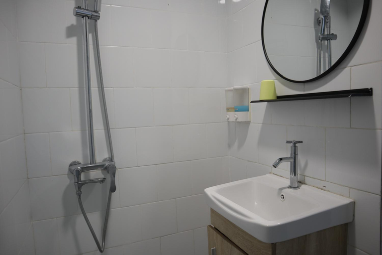 Bedroom 5, Hoi To Hostel, Hong Kong Island