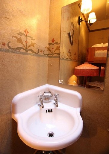 Bathroom, McMenamins Olympic Club, Lewis