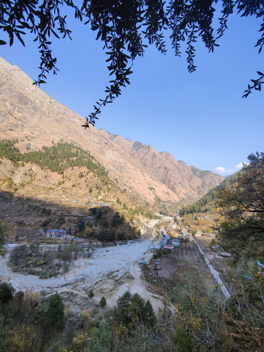 Others 3, Tirthan Stone Age inn, Kullu
