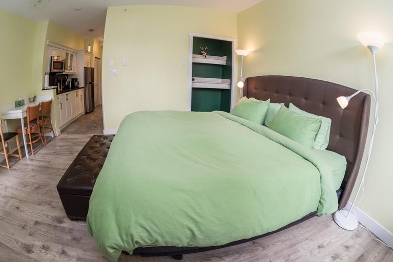 Bedroom 2, Alpenglow Lodge by Bill, Squamish-Lillooet