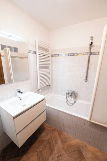 Bathroom 4, Campo De Fiori Large Family Apartment, Rome