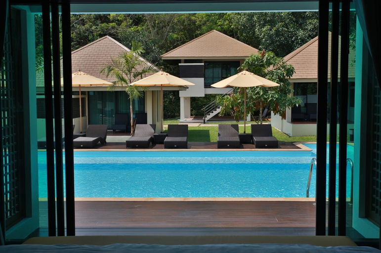 Swimming Pool 4