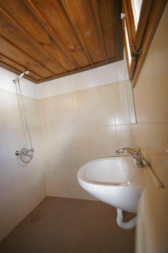 Bathroom, Krychma Bratyata Guest House, Garmen