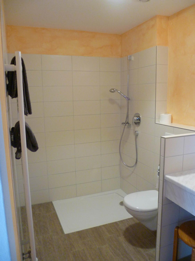Bedroom 3, Gasthaus Storchen, Waldshut