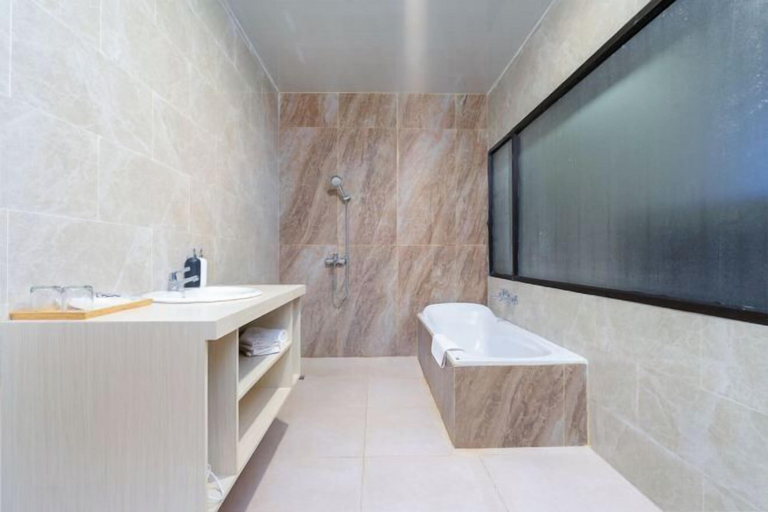 Bathroom 4