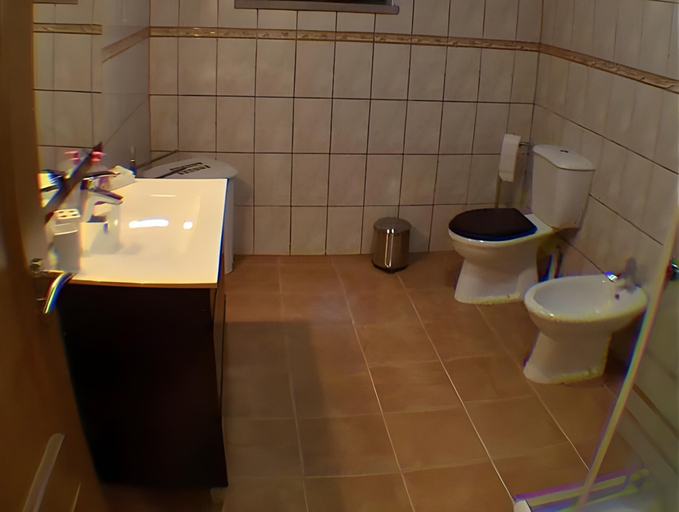 Bathroom 2, Alojamentos Flores Island, Lajes das Flores