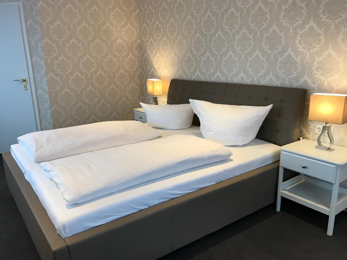Bedroom 2, Hotel-Restaurant Fuchs, Harburg