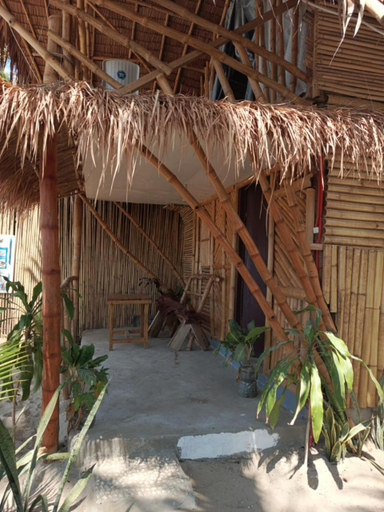 Exterior 9