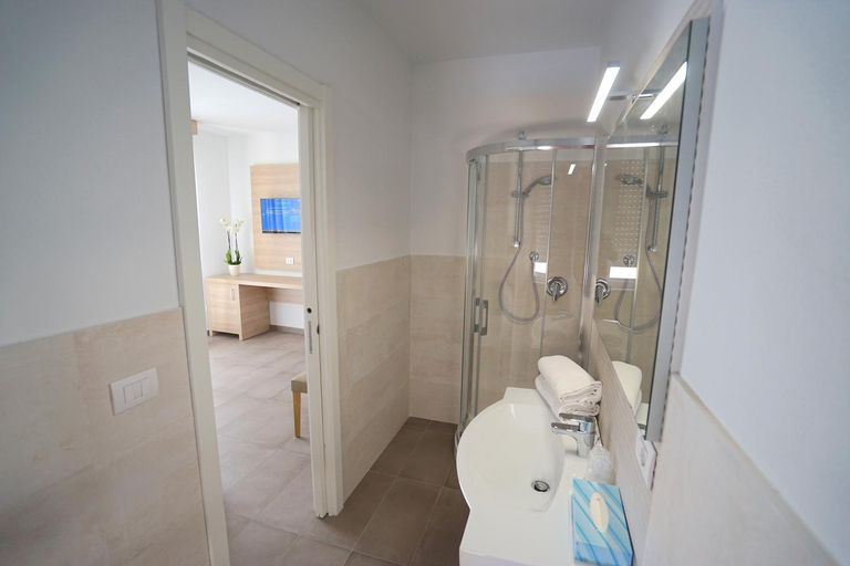 Others 2, Rooms Angedras, Sassari