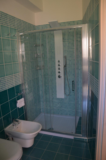 Others 2, Good Night Moon B&B, Crotone