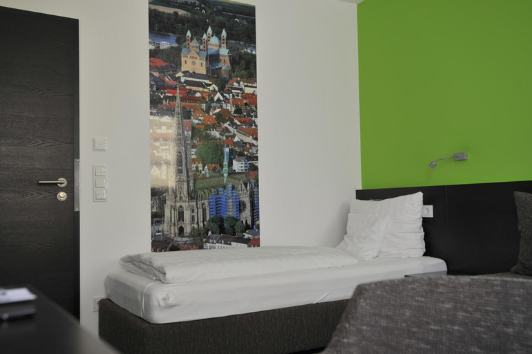 Bedroom 14