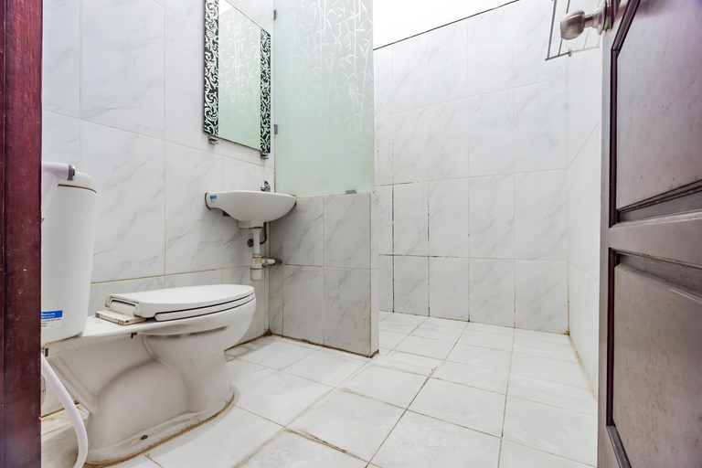 Bathroom 8