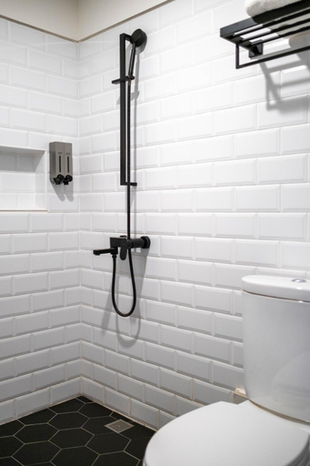 Bathroom 7