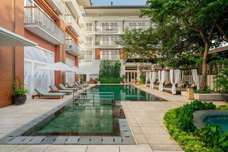 Swimming Pool 4